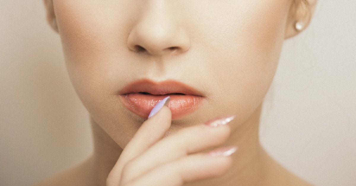 Kaip greitai atgaivinti sausas lūpas? - spaklius