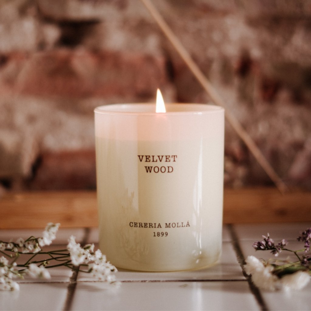 &quot;Cereria Molla&quot; žvakė &quot;Velvet wood&quot;